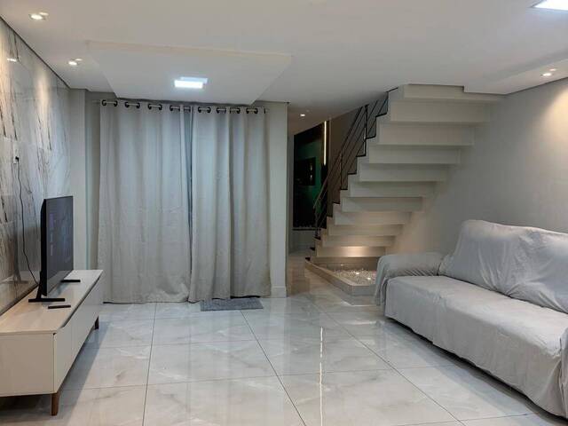 Sobrado para Venda em Cascavel - 4