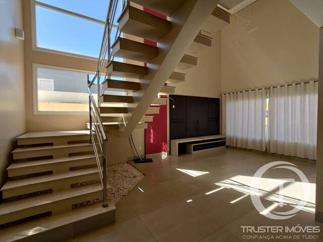 Sobrado em Condomínio para Venda em Cascavel - 4